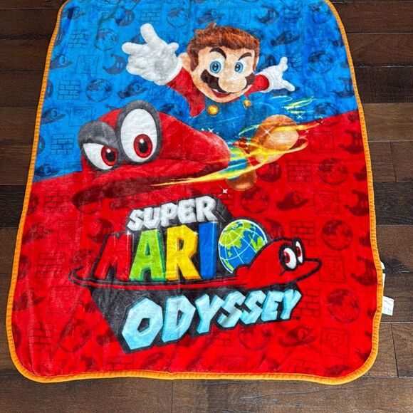 Nintendo Super Mario Bros odyssey plush throw blanket red blue - Picture 1 of 8